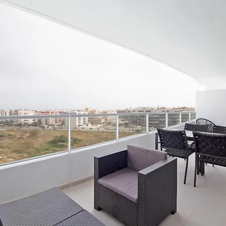 Global Properties, 5 Personas Con Terraza Apartment