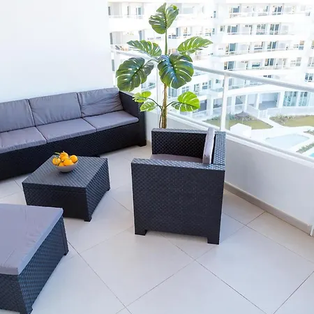 Global Properties, 5 Personas Con Terraza