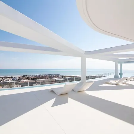 Global Properties, 5 Personas Con Terraza