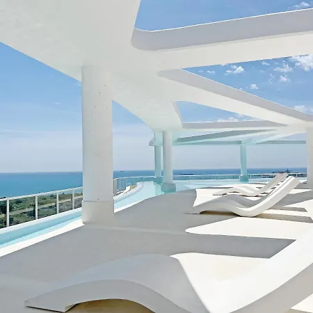 Global Properties, 5 Personas Con Terraza *